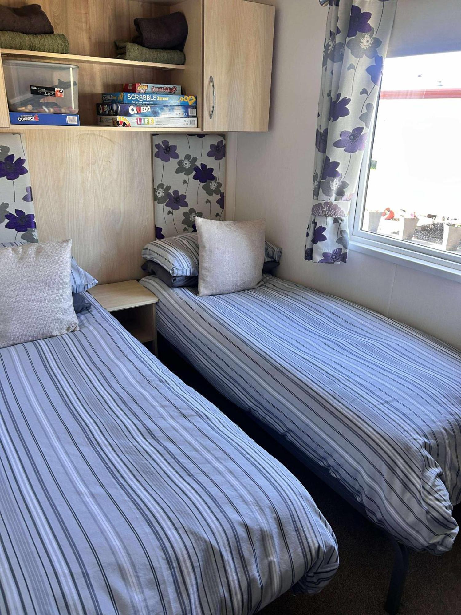 Red Lion Caravan Park, 阿布罗斯 外观 照片